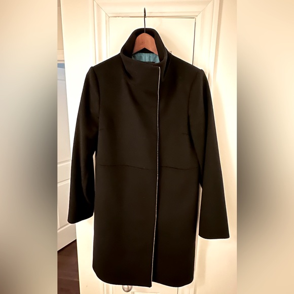 Black coat - Picture 1 of 5